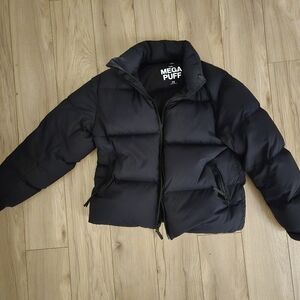 Tna mega puff in black